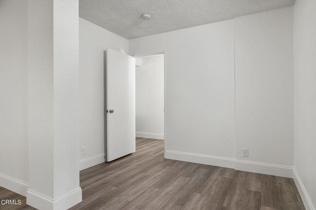Building Photo - Port Hueneme | 1 Bedroom + 1 Bathroom | An...