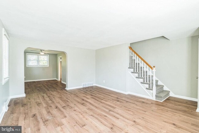 Building Photo - 817 Colwell Rd