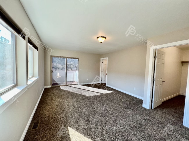 Building Photo - Home for Rent in New Castle - Water, Sewer...
