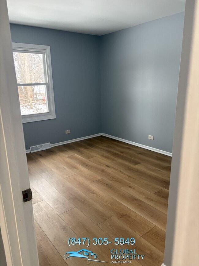 Building Photo - 3 Bedroom Home for Rent