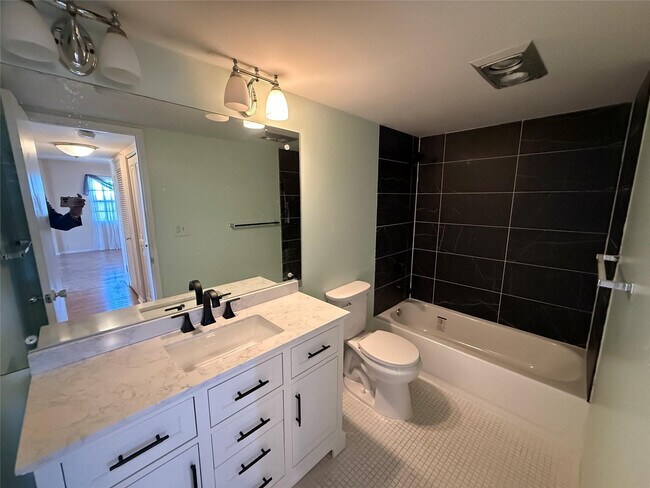 Building Photo - 3575 Brokenwoods Dr