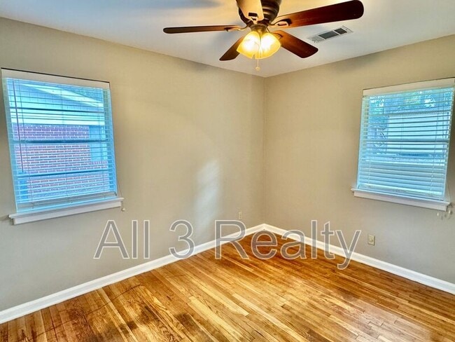 Building Photo - 3508 Cottonwood Dr