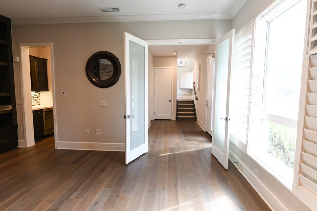 Building Photo - 12775 Bluff Creek Dr