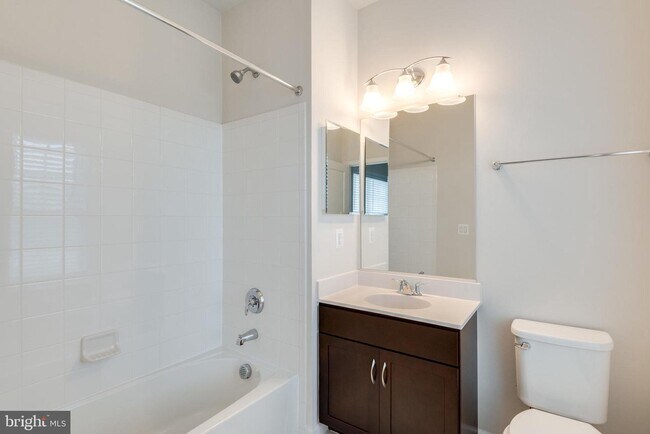 Building Photo - 41256 Lenah Point Dr