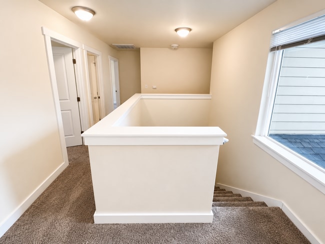 Building Photo - Spacious University Place Home Near Chambers Bay | 2-Car Garage & Lawn Care Included
