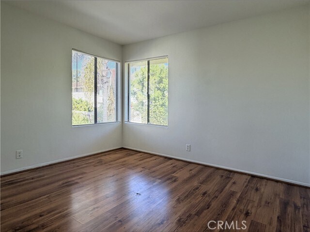 Building Photo - 4881 Royce Rd