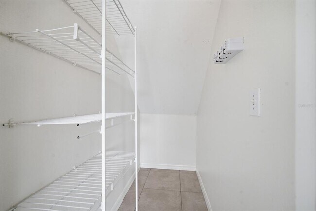Building Photo - 10604 Lakeside Vista Dr