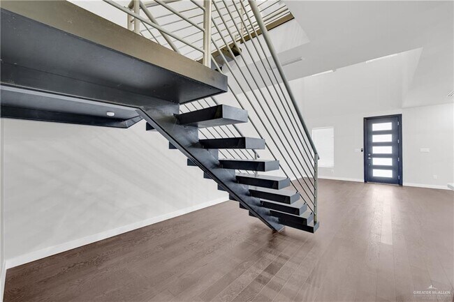 Building Photo - 24 S 4th St