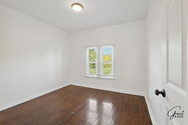 Building Photo - $1650 - Large 4 Bedroom, Renovated Home