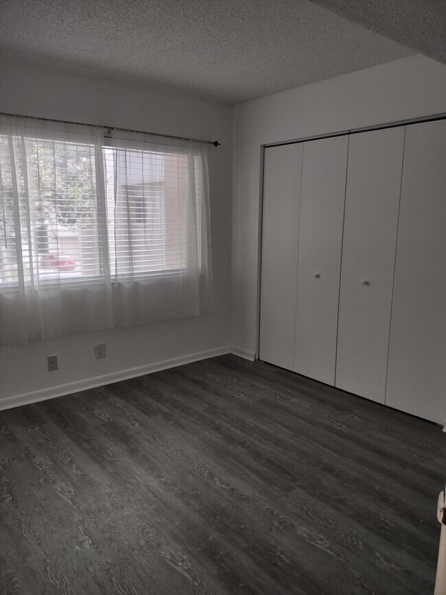 Building Photo - 3212 Strawflower Way