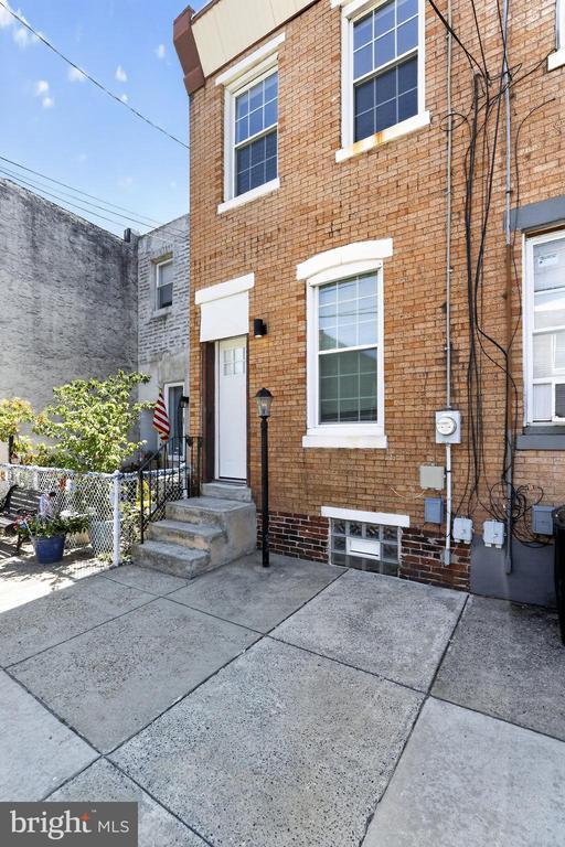 Building Photo - 3053 Janney St