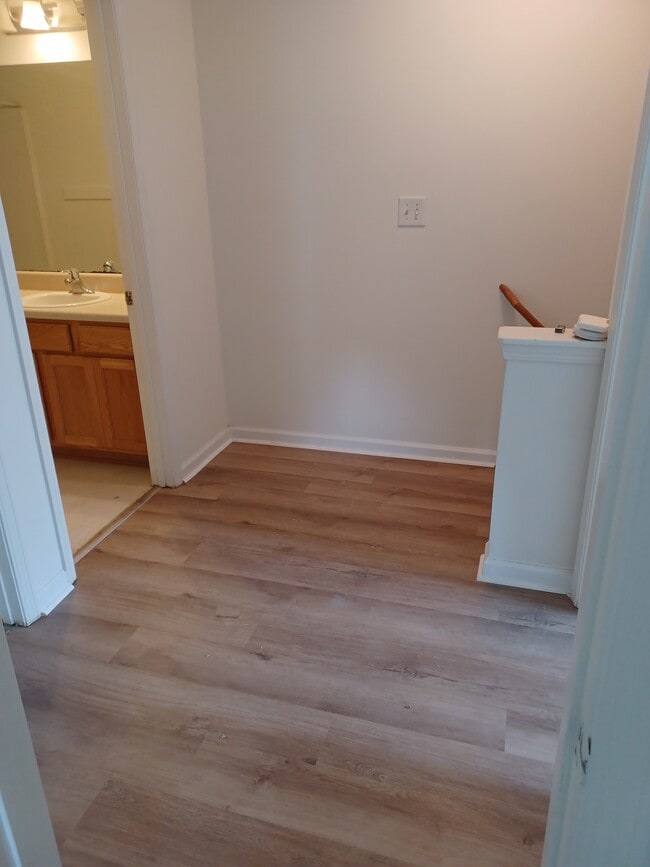 Building Photo - 5412 Suda Dr