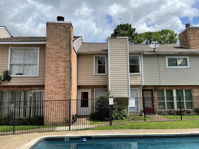 Building Photo - 1855 Witte Rd