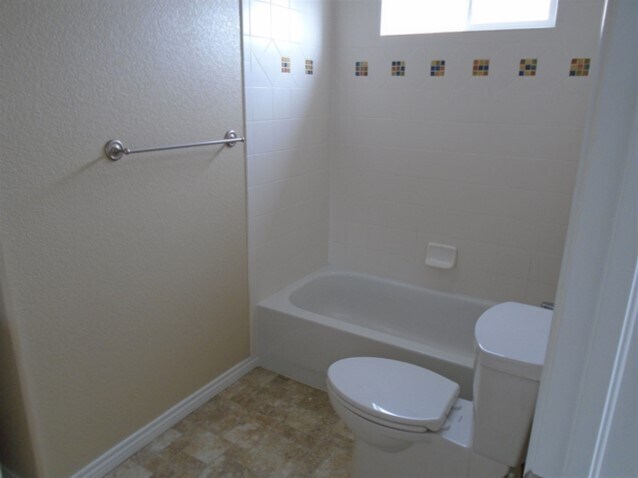 Building Photo - 3548 Maple Cir