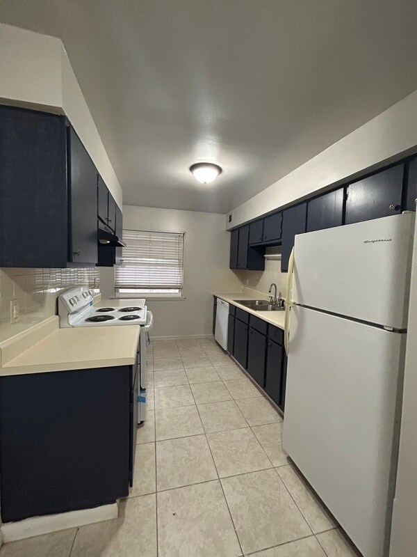 Building Photo - 9109 Troon Ln