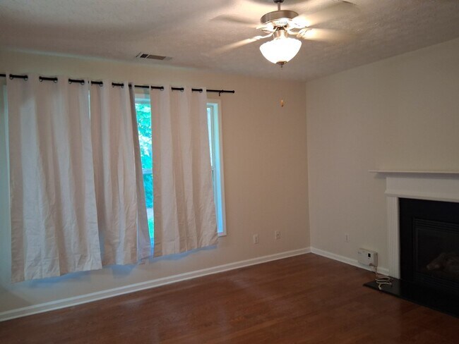 Building Photo - 7068 Littlebrook Way