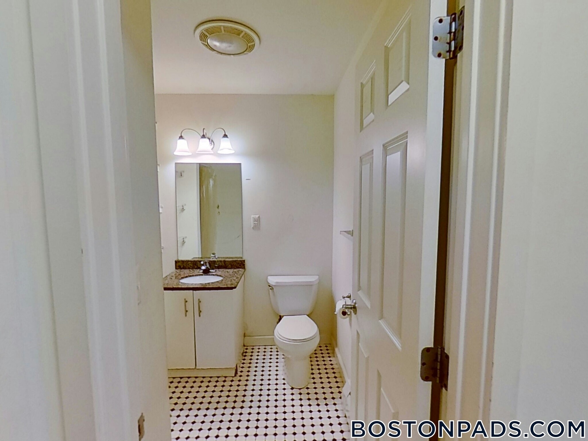 Building Photo - 461 Park Dr