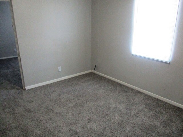 Building Photo - 500 N Lee St