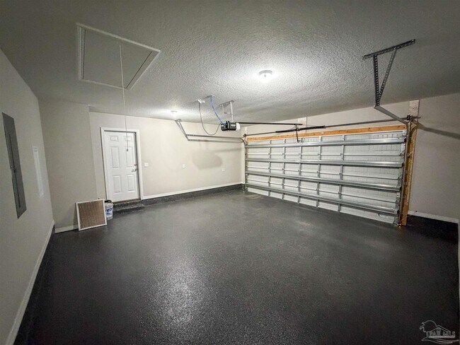 Building Photo - 4578 Red Oak Dr