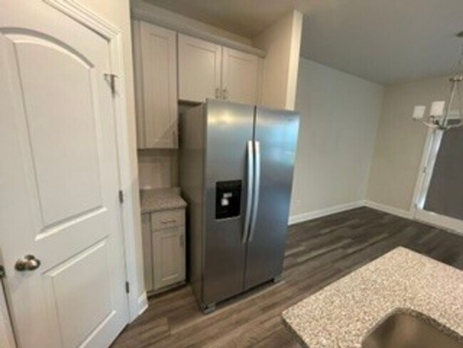 Building Photo - 4506 Skywood Ln