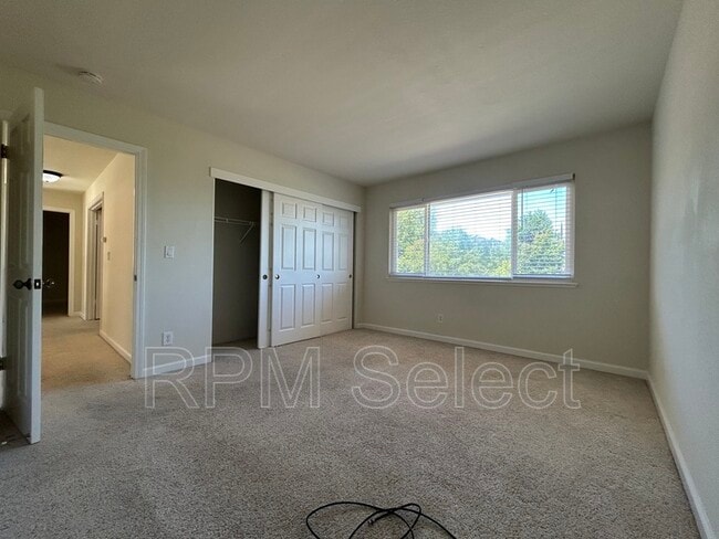 Building Photo - 1314 Jamestown Dr