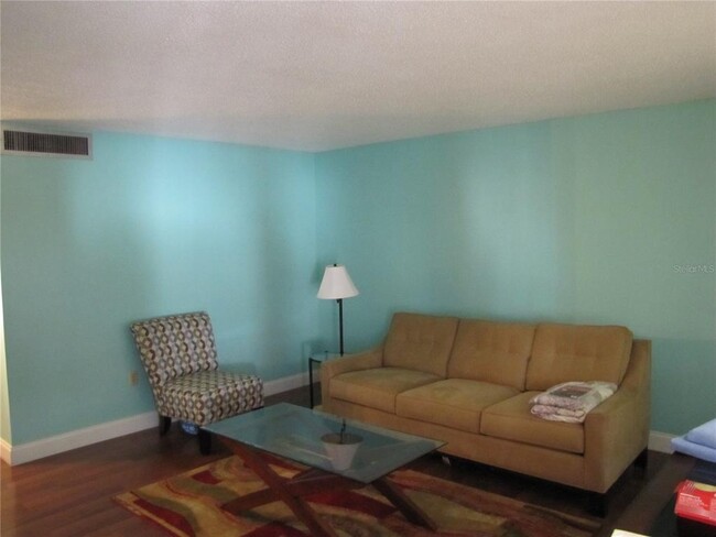 Building Photo - 2630 Pearce Dr