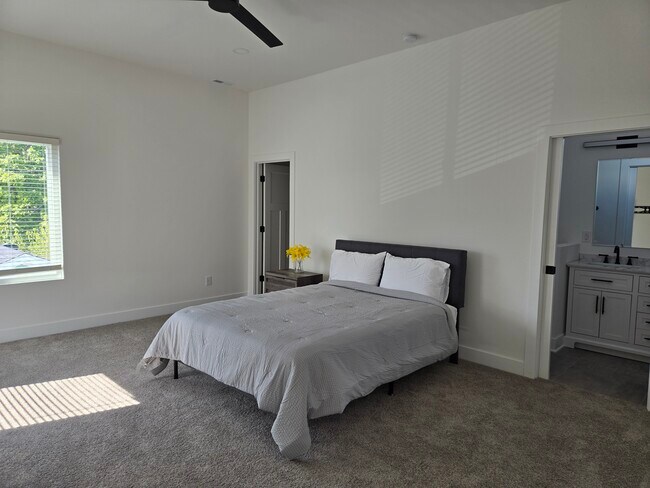 Building Photo - 1026 St Peter St