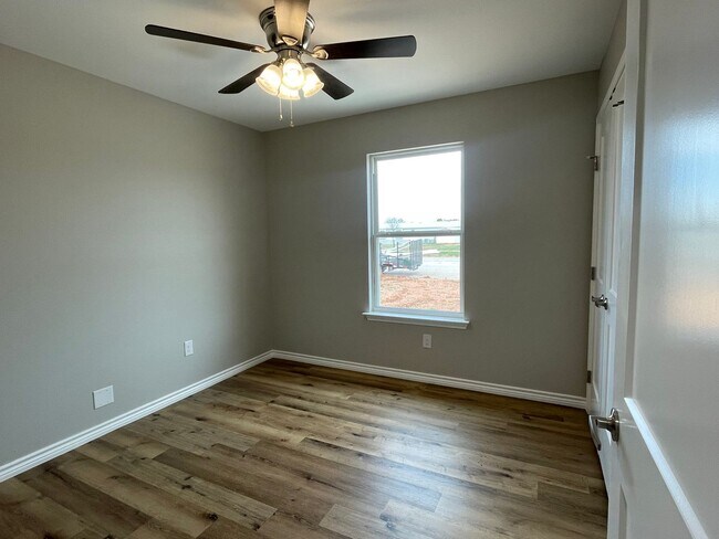 Building Photo - TLC CONDOS