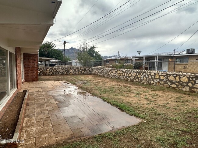 Building Photo - 5113 Trew Ct