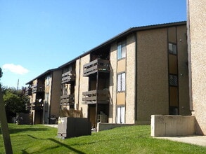 Building Photo - Yokshire Condos