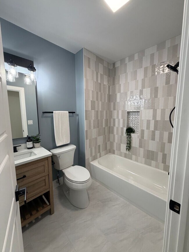 Building Photo - Beautiful Home in the Heart of Columbus