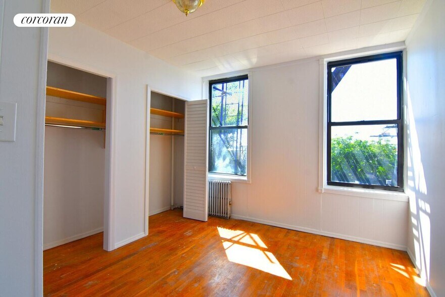 Building Photo - 121 Columbia St