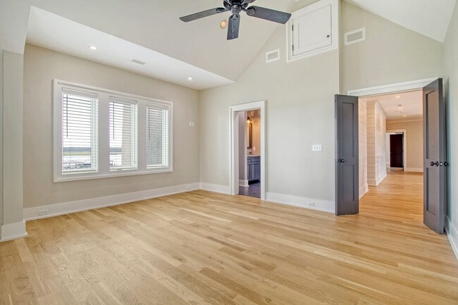 Building Photo - 4 Bedroom 4.5 Bath Home in Dunes West - Mt...