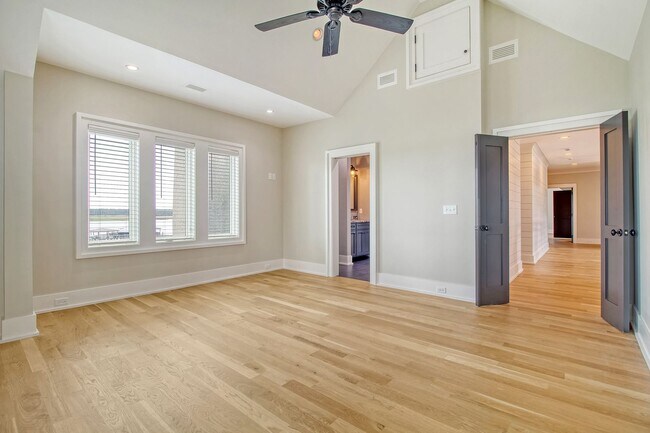 Building Photo - 4 Bedroom 4.5 Bath Home in Dunes West - Mt. Pleasant