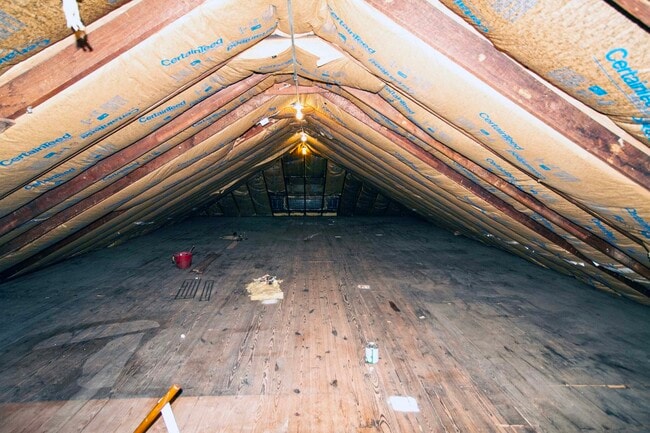 Building Photo - 510 N Raynor Ave