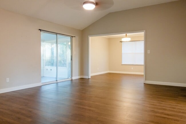 Building Photo - 3/2 located in Ft. Walton Beach