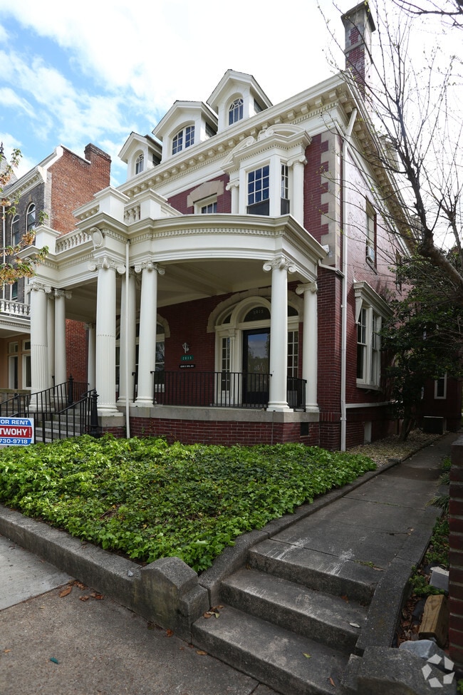 Primary Photo - 2015 Monument Ave