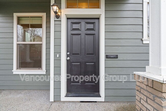 Building Photo - 2713 NE 87th Ave