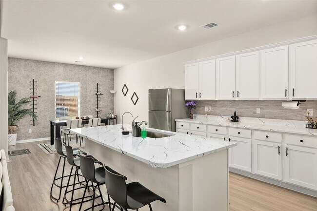 Building Photo - 14209 Freeboard Dr