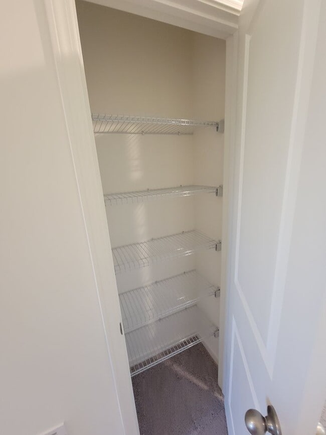 Building Photo - Townhome in McDonough!