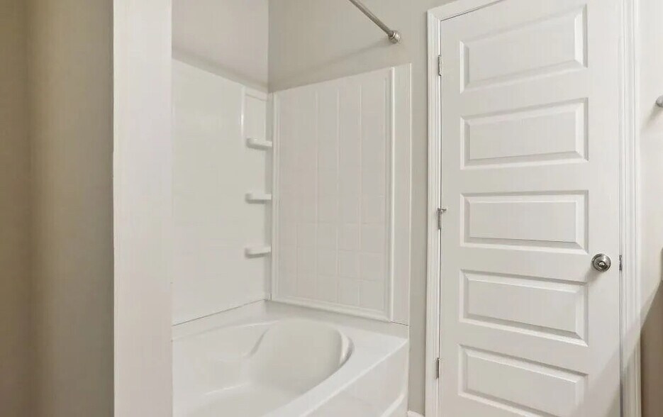 Building Photo - Room in Townhome on Estes Dr