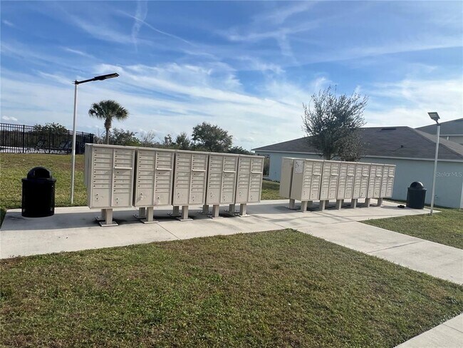 Building Photo - 1143 Cambridge Dr