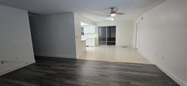 Building Photo - 526 Reading St NW