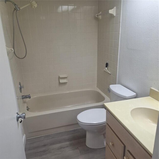Building Photo - 2377 Lake Heather Heights Ct