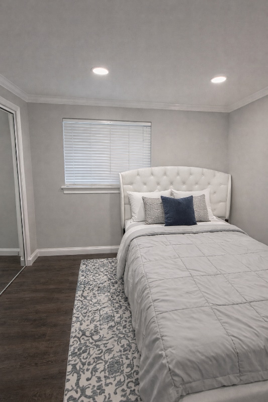 Building Photo - 36969 Lancaster St