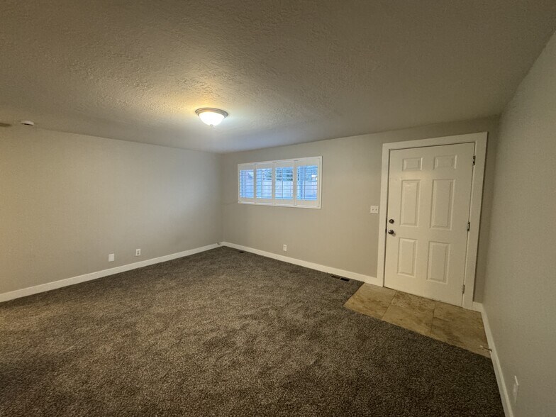 Building Photo - 280 W 700 N