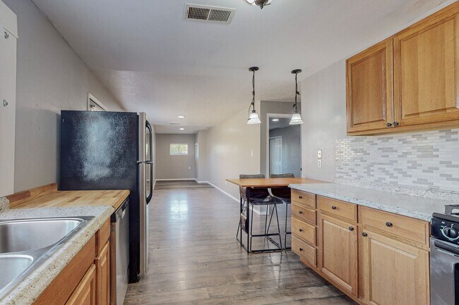 Building Photo - North Valley Casita 2 Bedroom 1 Bath