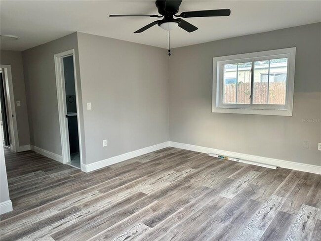 Building Photo - 6032 Sheelin Dr