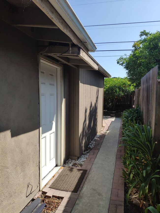 Building Photo - 1150 Pecos Way