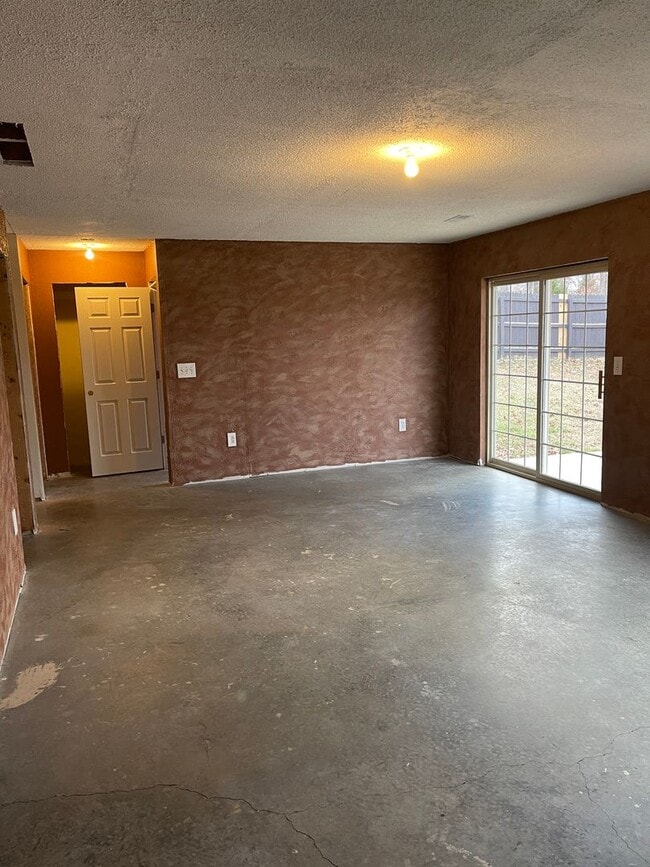 Building Photo - AVAILABLE!!!